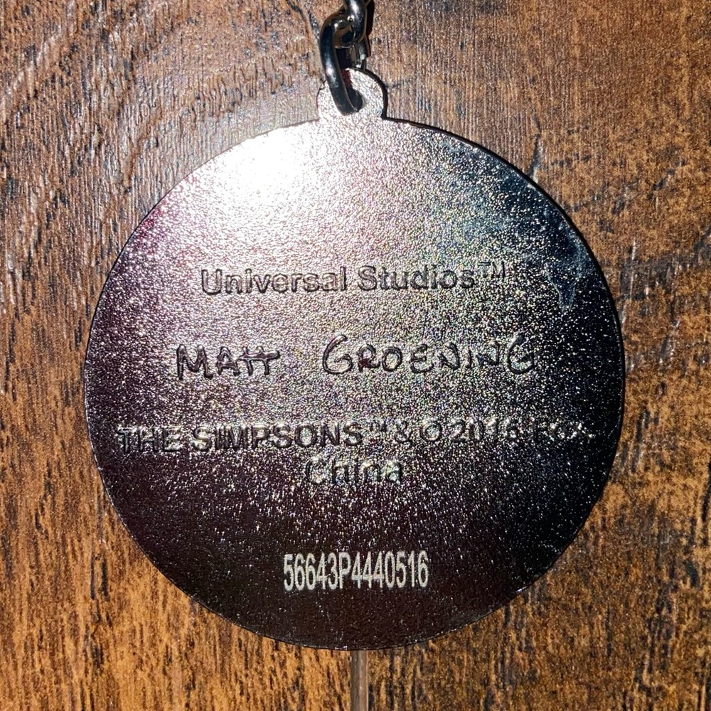 Krusty Burger Keychain - Picture 8 of 10